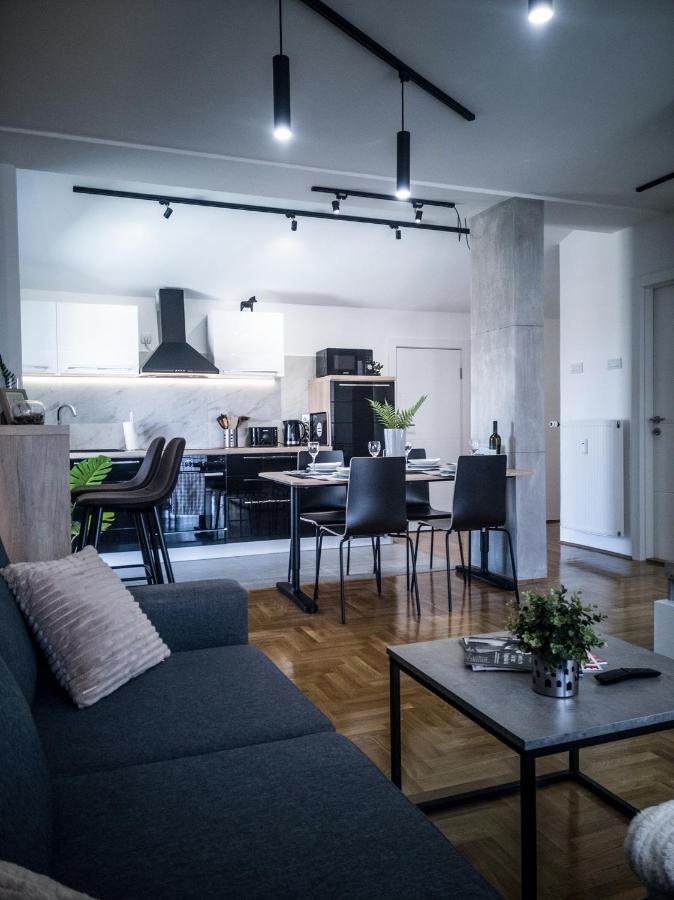 Raw Industrial City Apartment 苏博蒂察 外观 照片